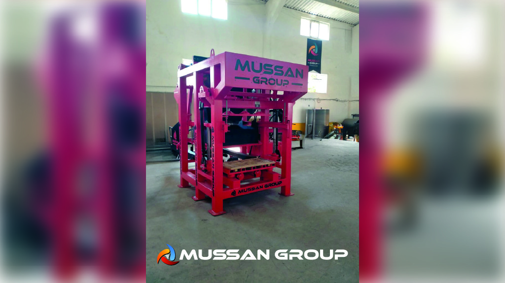 ماكينة البلوك نصف الأوتوماتيكية-الكاميرون MG 4.1